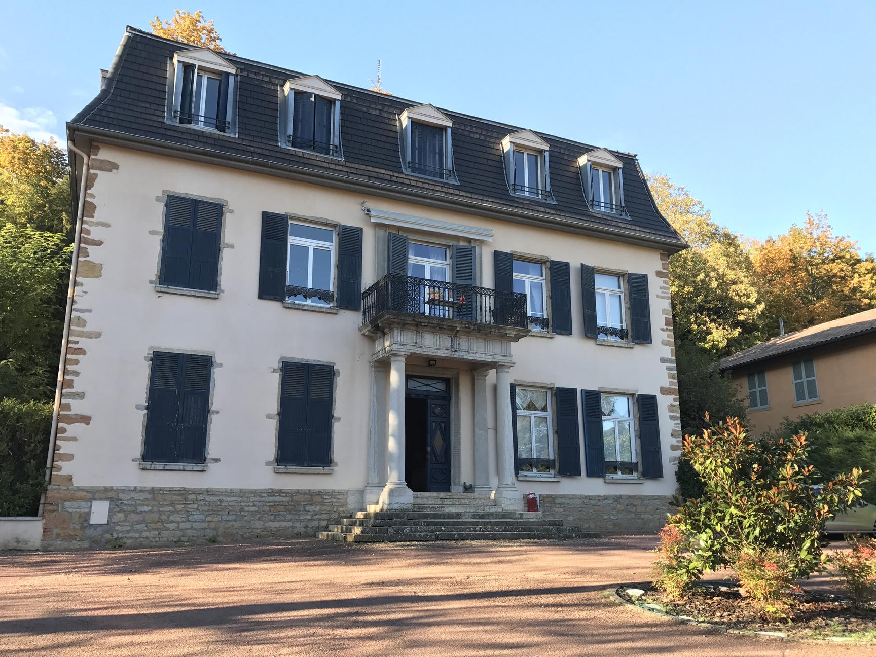 vente St Cyr au Mont d'Or / Dans belle maison bourgeoise